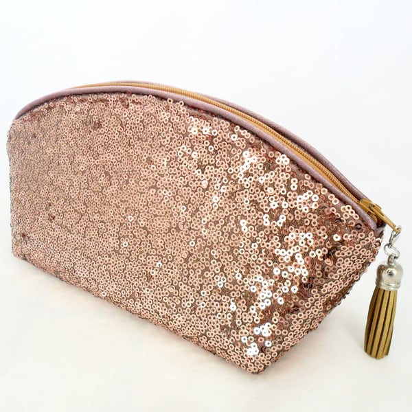 Make up bag in Rose Gold