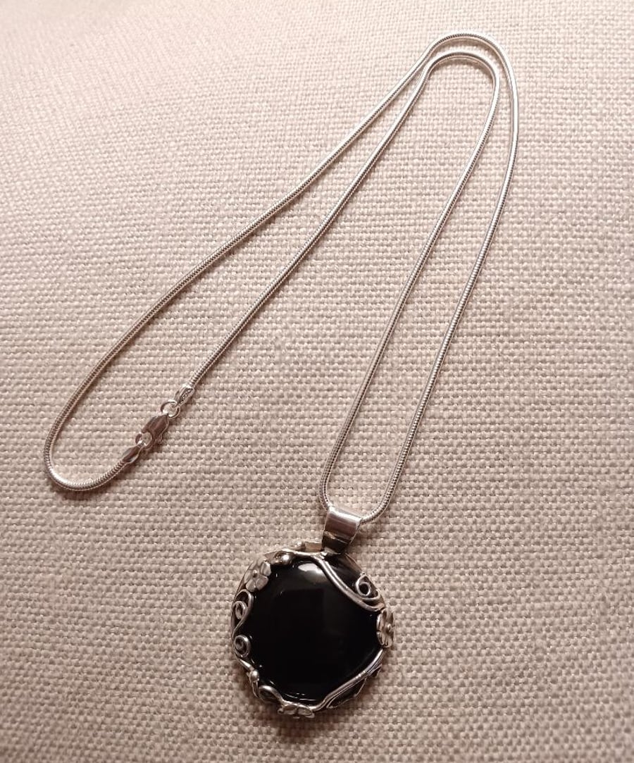 Fancy onyx pendant