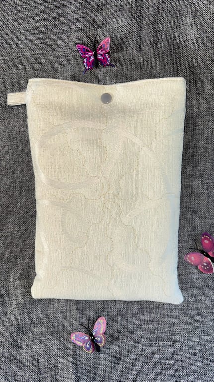 Book Sleeve, Cover, Pouch Padded Cream Swirly Pattern