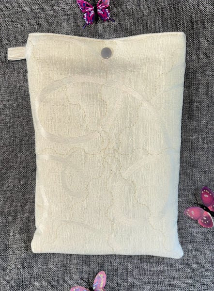 Book Sleeve, Cover, Pouch Padded Cream Swirly Pattern