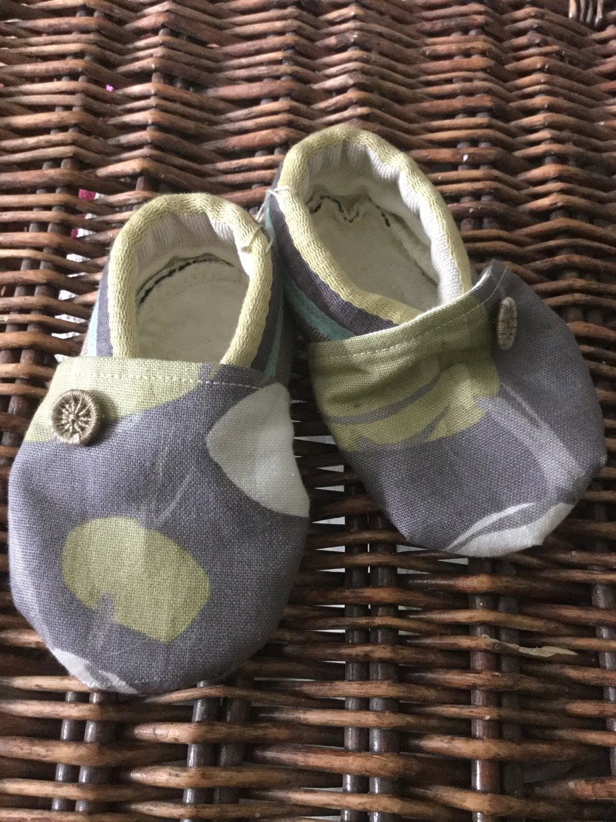 Dorset Button Trimmed Toddler Slippers, age 12 - 18 m, Brown and Khaki, S2