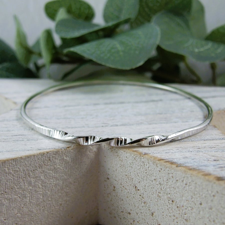 Sterling Silver Bangle with Twist Detail. Fits Size Medium 20cm 