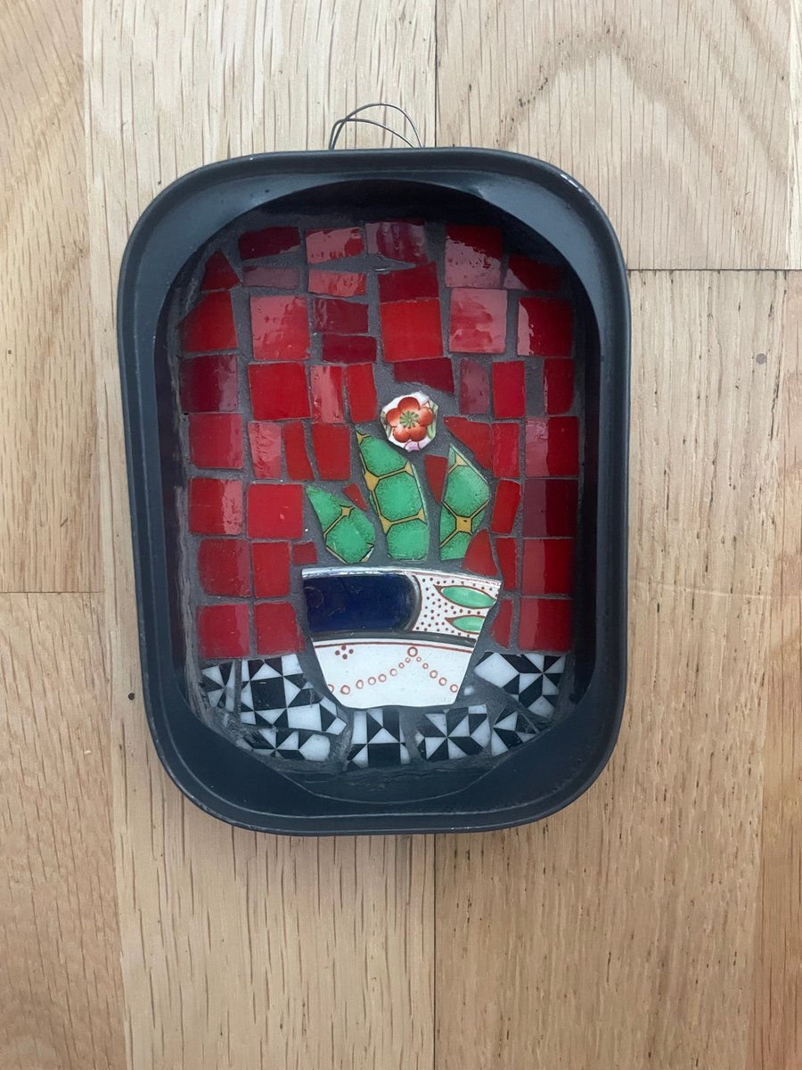 Mini mosaic in sardine tin