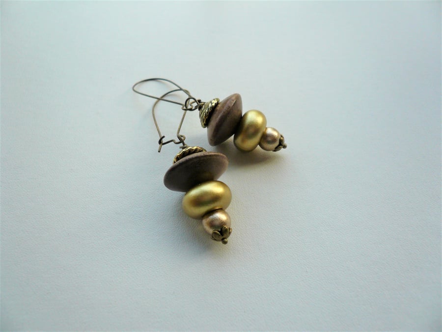 Gold and Brown Bead Antique Bronze Dangle Earrings   KCJ1839