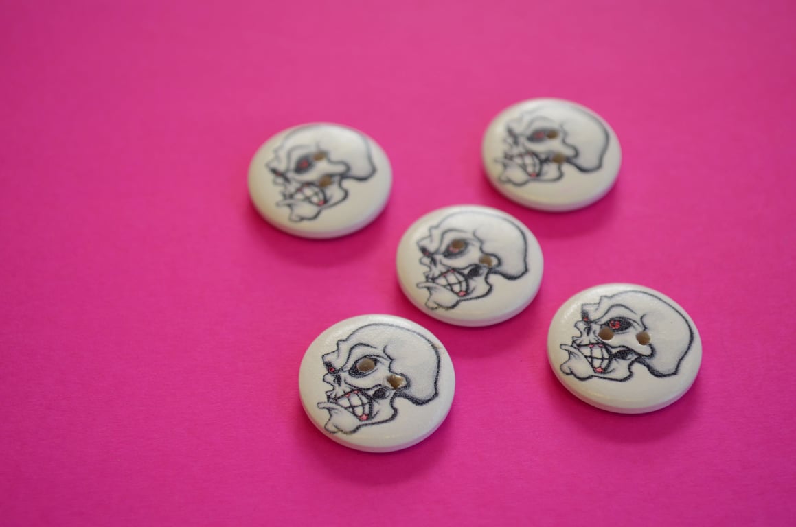 20mm Wooden Skull Buttons 5pk Goth Button (SK1)