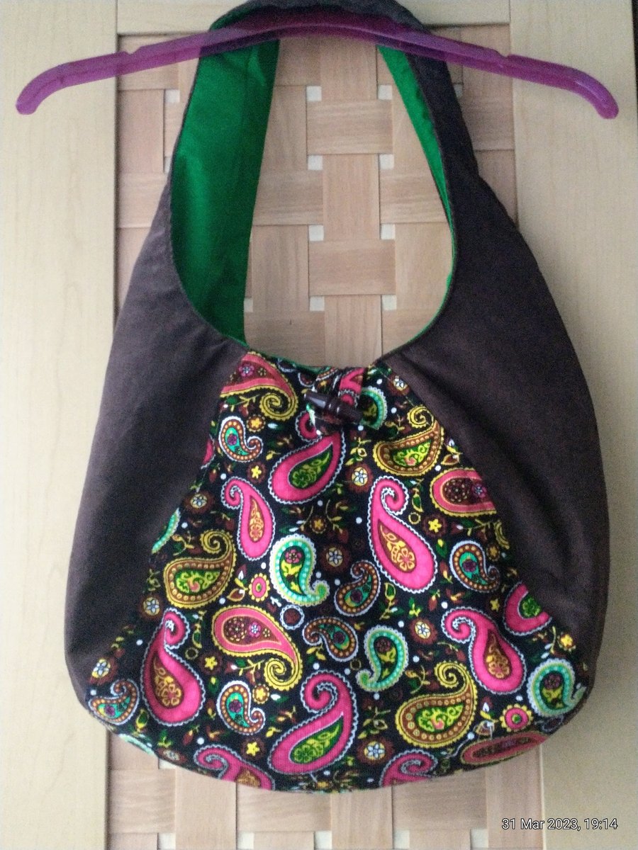 Hobo shoulder bag in fine corduroy 