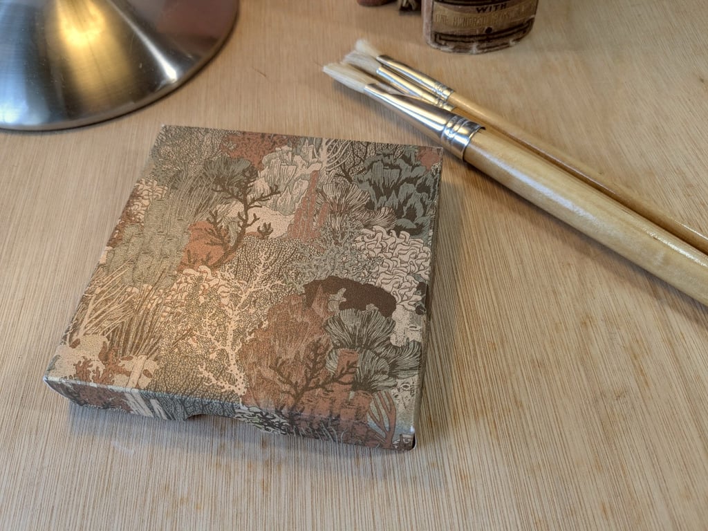 An ultra-thin gift box - Perfect Allusions 3