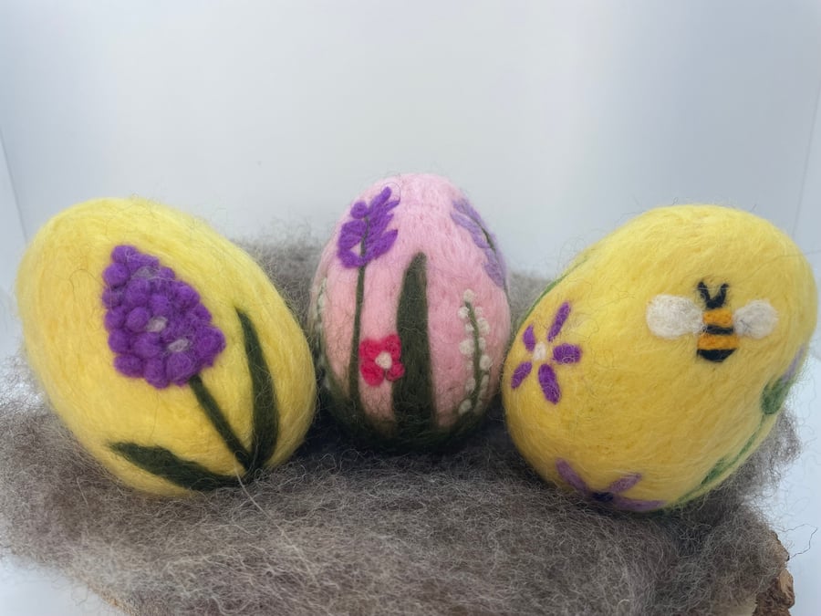 Set of 3 Felted Easter Eggs, Needle Felt Easter Decoration,Flowers, Spring