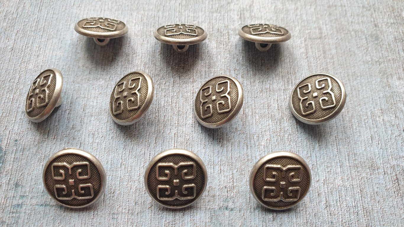 9 16" 15mm 24L CELTIC style Buttons 1980s Vintage Antique Silver x 6