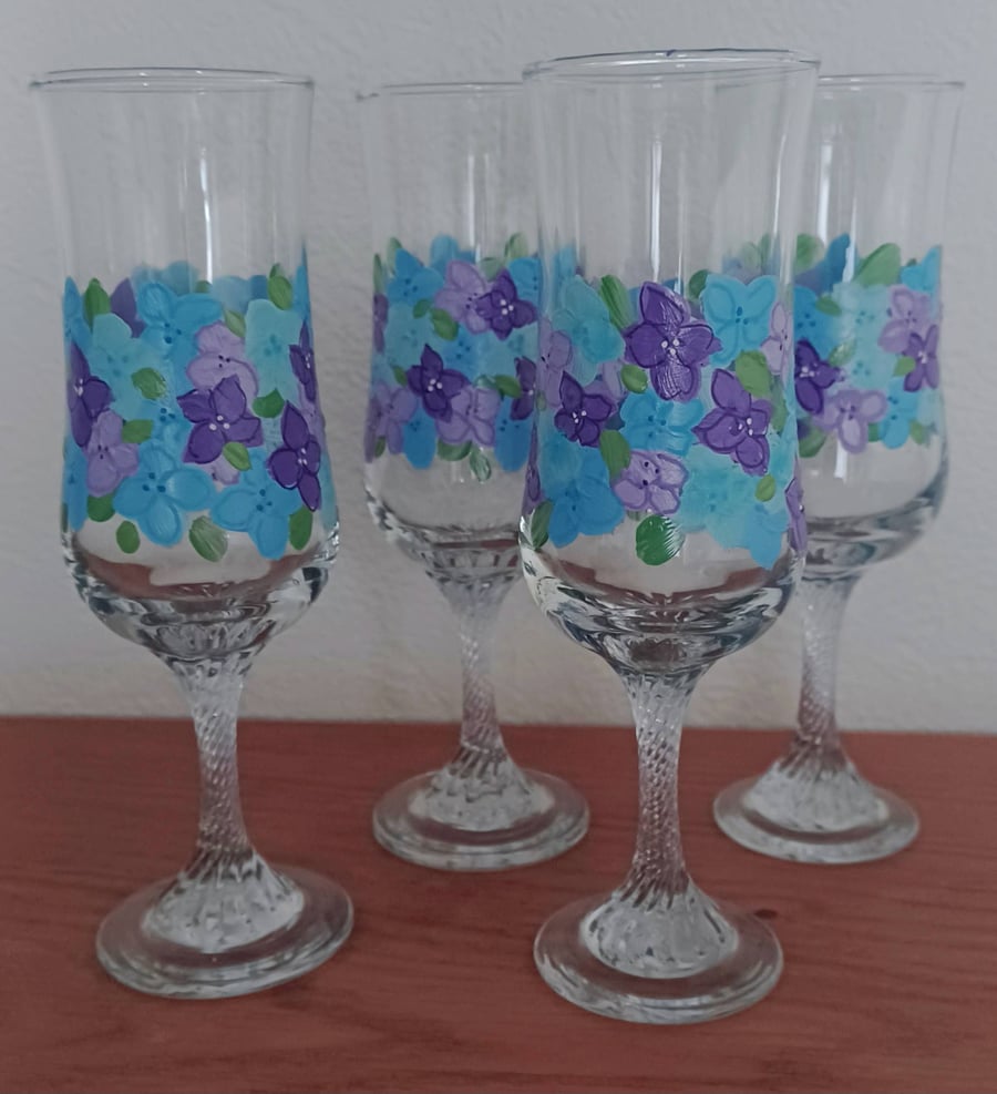 Upcycled Handpainted Set of 4 Vintage Champagne Flutes