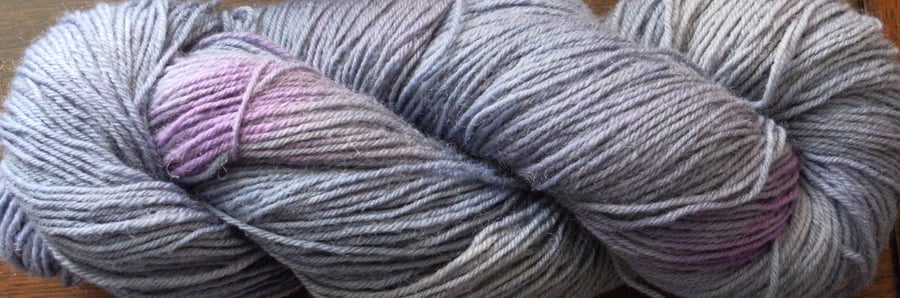 SALE! Hand-dyed Superwash 4PLY Sock Wool 100g Blue Lavender mix