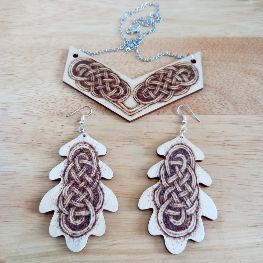 Pyrography Celtic knotwork wooden pendant & earrings set