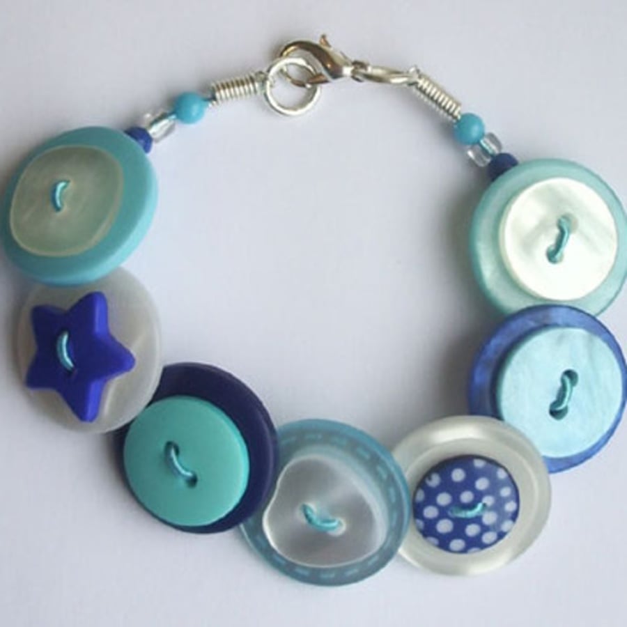 Blue, Aqua/Turquoise and Pearlescent button bracelet