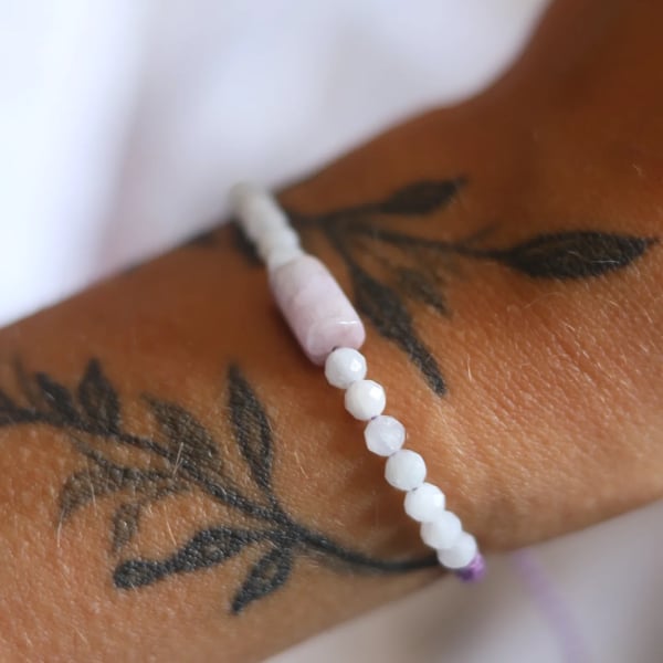 Moonstone and Kunzite bracelet in purple, crystals, natural stones 