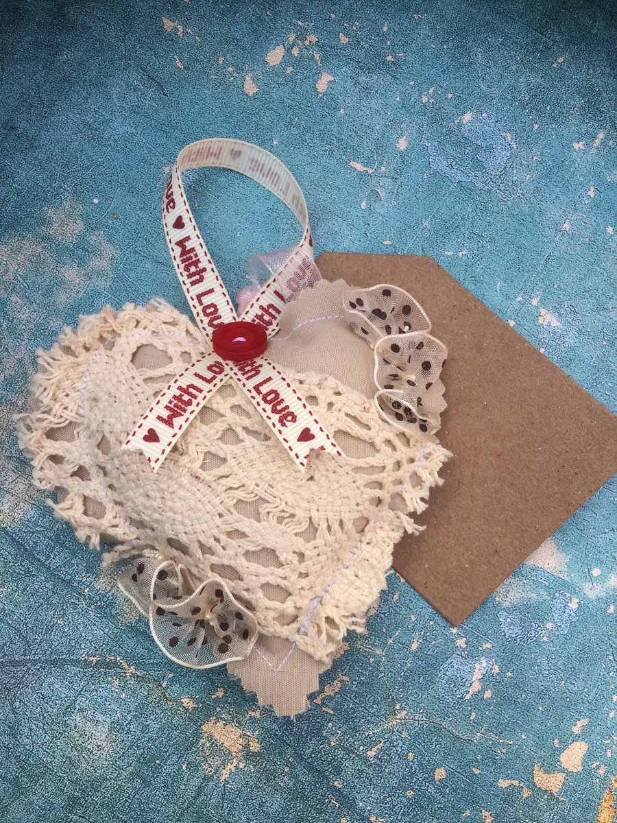 Cream Lace Heart