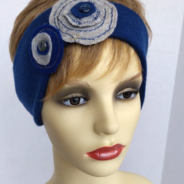 Recycled 100% cashmere headband, ear warmer in dark blue with motif