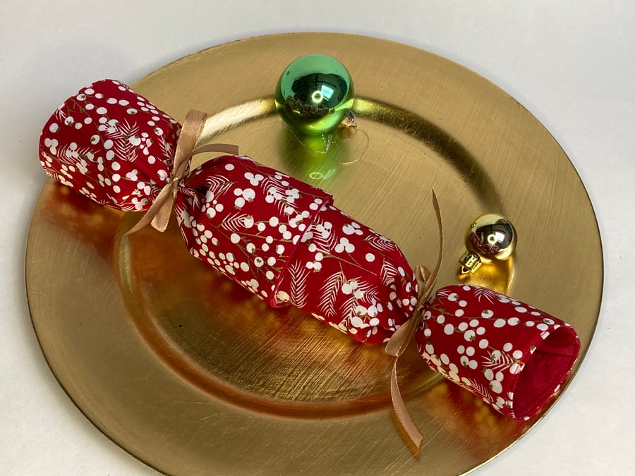 Reusable Christmas Cracker. White berries on red