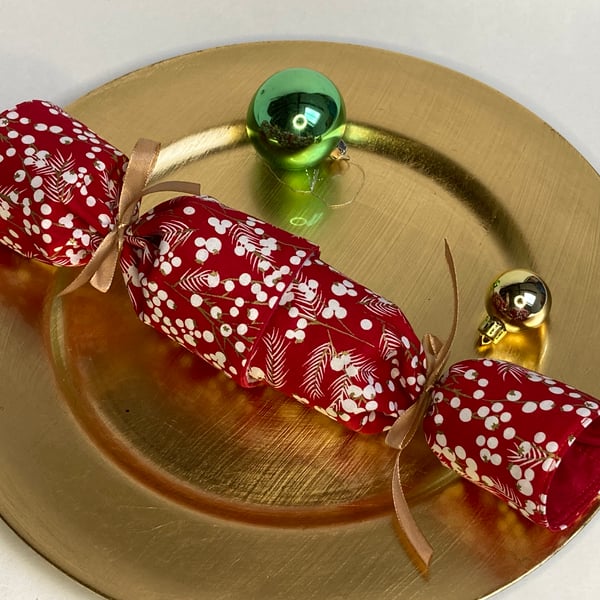 Reusable Christmas Cracker. White berries on red