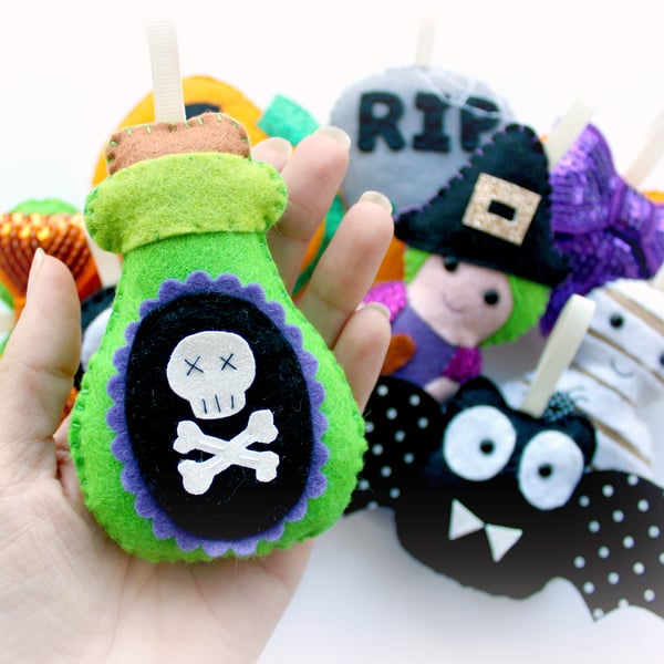 Felt Halloween Garland. Handmade set of 9 felt decorations.