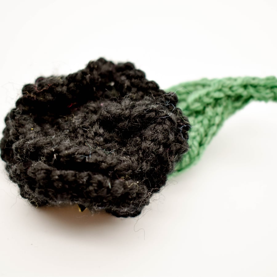 Hand knitted rose flower brooch pin - Black
