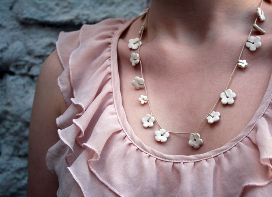 Porcelain flower necklace - ceramic jewellery - white daisy chain garland
