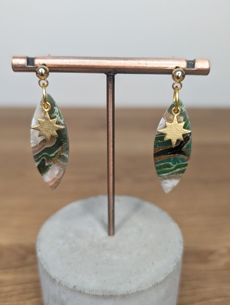 Green  stone narrow ellipsis earrings