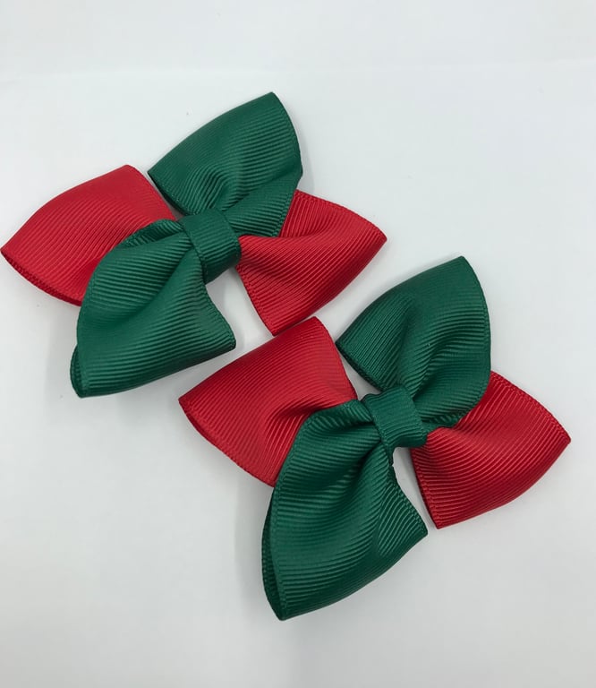 School Hunter Green and Red Square Double with Bows on Clips (pair)