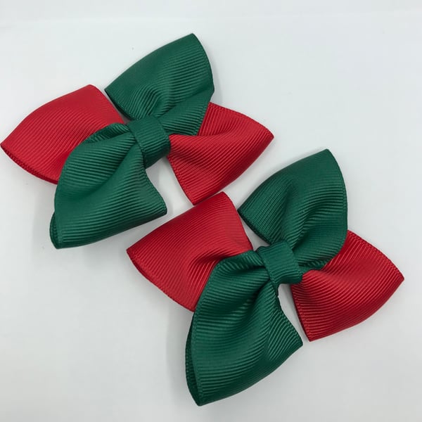 School Hunter Green and Red Square Double with Bows on Clips (pair)