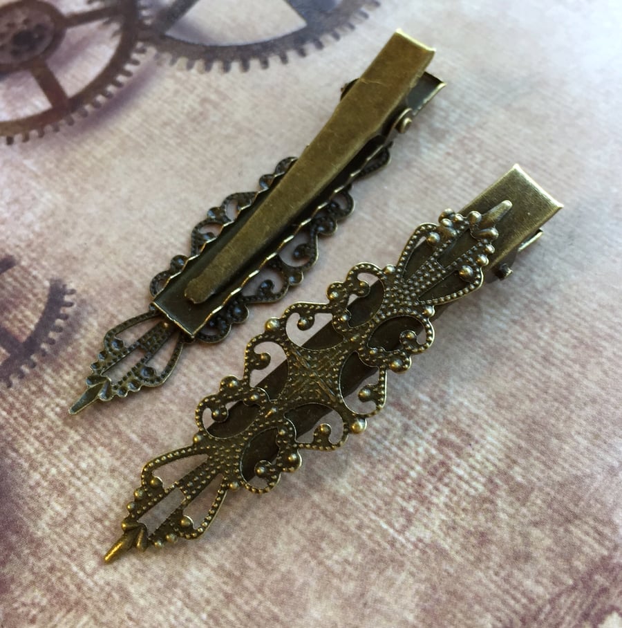 4 pcs - Vintage Look Alligator Hair Clips with Filigree