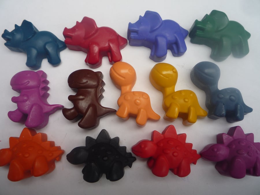 dinosaur novelty handmade wax crayons x 10