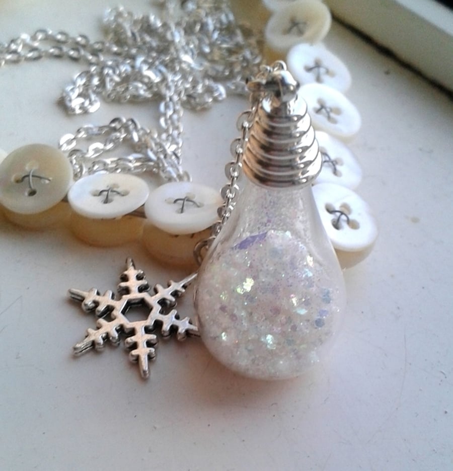 Snow Storm Globe Necklace 