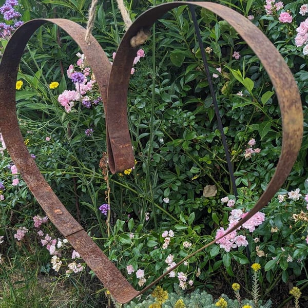 Whishey Barrek Hoop Heart Garden Art