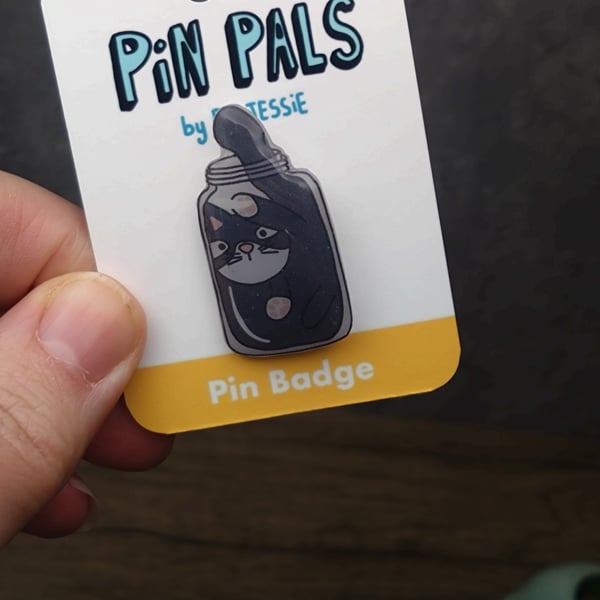 Funny cat stuck in a jar pin badge