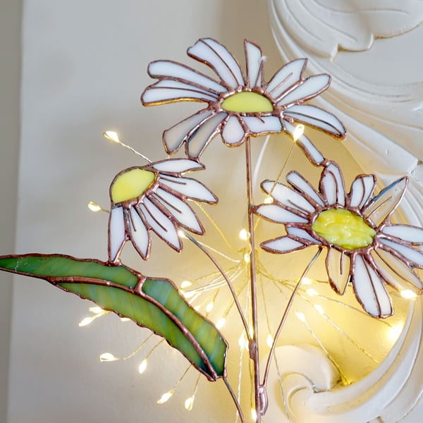 Oxeye Daisies Stained Glass Suncatcher Glass Art Ornament on Oak Base.