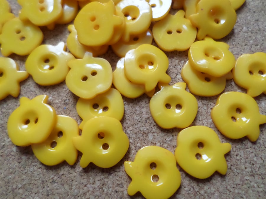 30 x 2-Hole Acrylic Buttons - Apple - 13mm - Yellow 