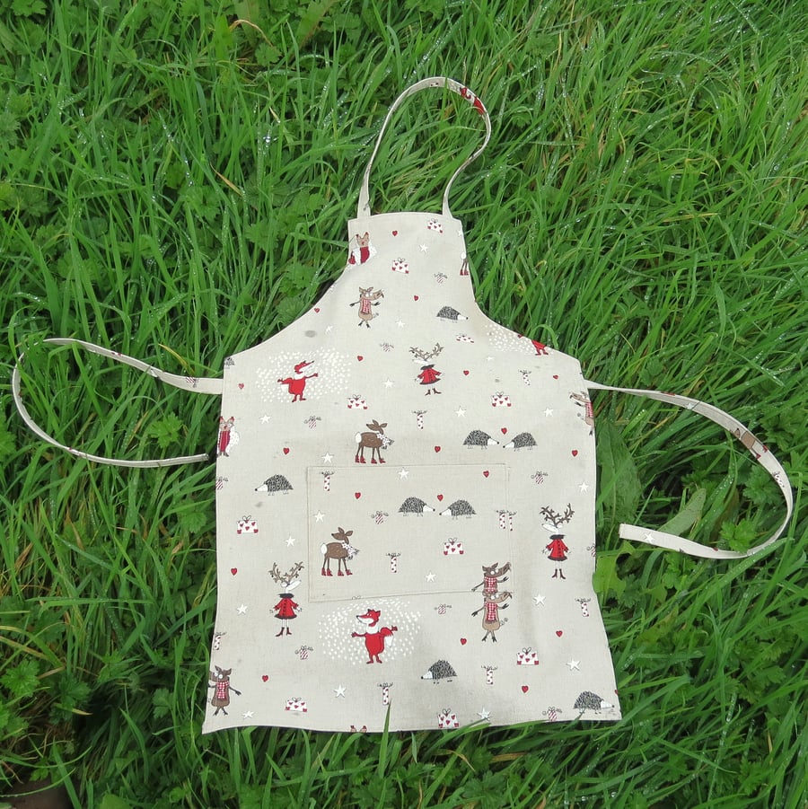 Kids Apron. Size small,  4 - 7 years.  Christmas design. Child's Apron.
