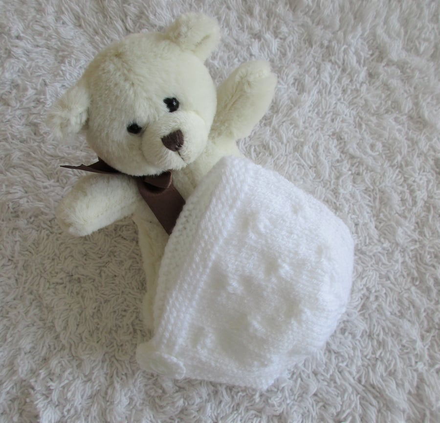 Newborn White Bonnet 