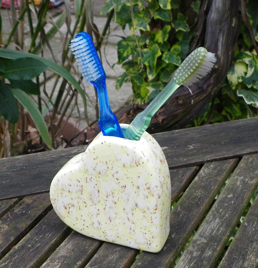 Toothbrush holder heart shaped ceramic pottery ceramics 