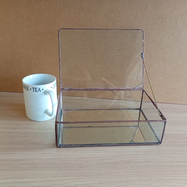 Glass trinket display box with mirrored base
