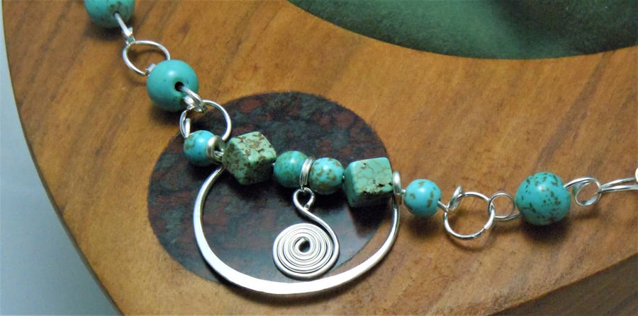 Handcrafted wirework Magnesite turquoise necklace with scallop shape pendant 