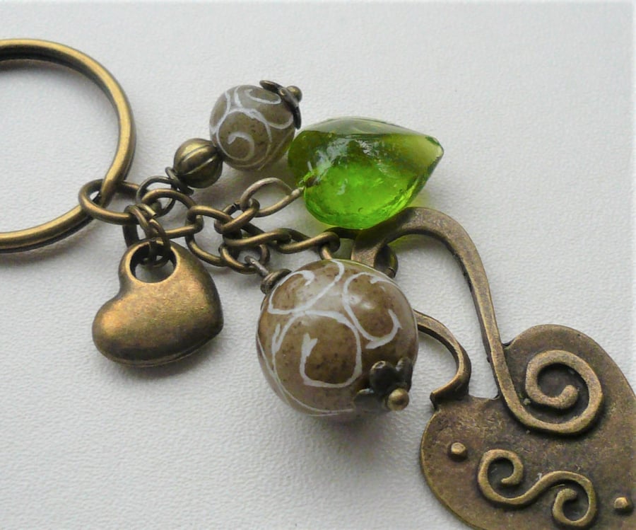 Carved Agate Green Glass Heart Keyring Bag Charm Antique Bronze KCJ3648
