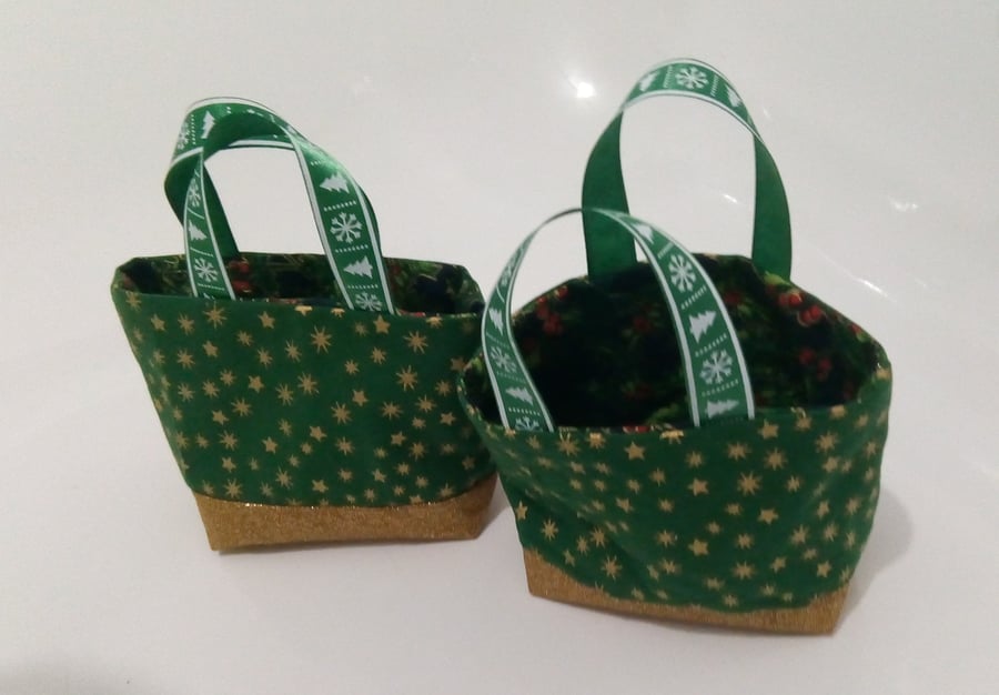 Set of 2 Sweet,Treat bags.  Gold stars on green