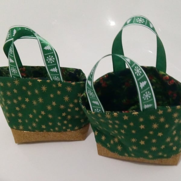 Set of 2 Sweet,Treat bags.  Gold stars on green