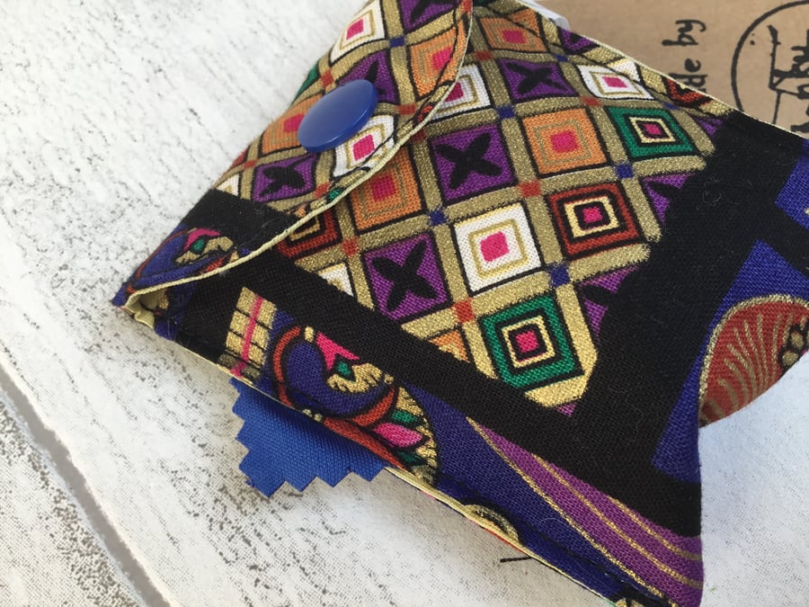 Spectacles cleaning cloth and pouch. Blue and gold. Keep your glasses sparkling