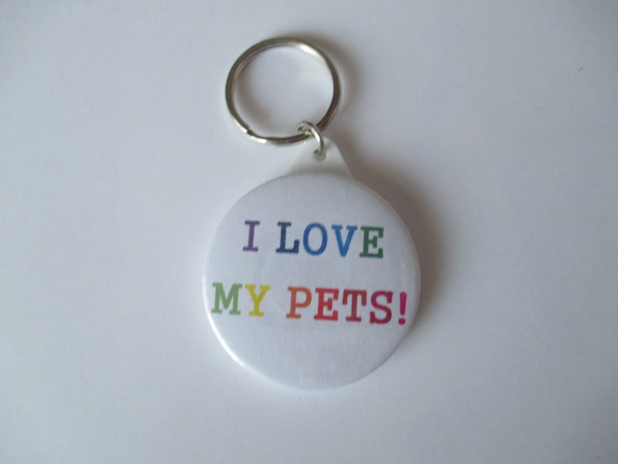 Keyring I Love My Pets Pin Badge Set Rainbow Text Gift Key Ring 