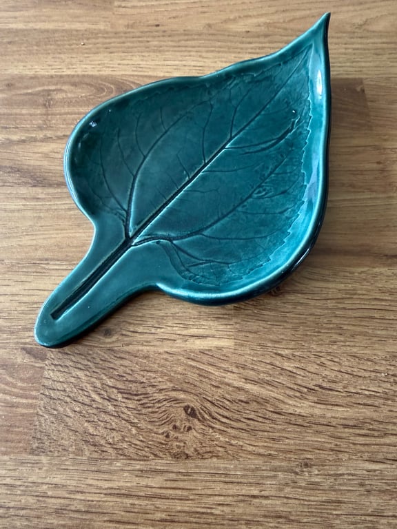 Green Ceramic leaf (slight imperfection)