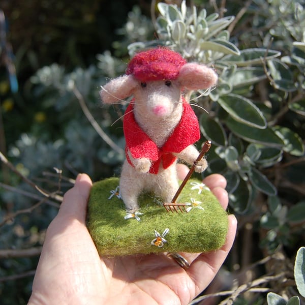Gardening mouse    - needlefelt wool textile art.   free postage
