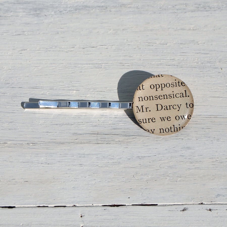 Mr. Darcy Pride & Prejudice vintage book page hair pin (1918).