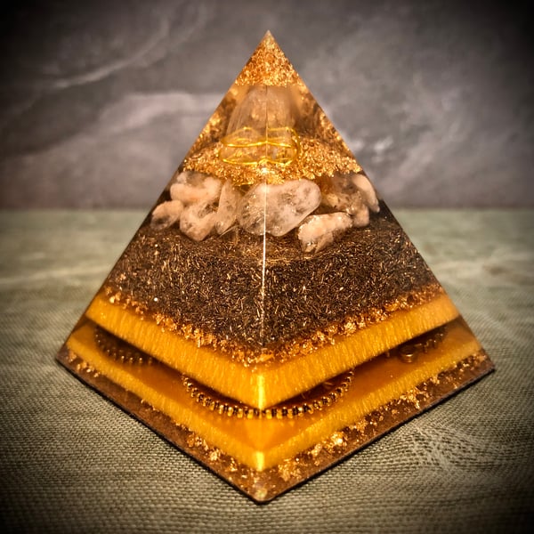 6cm Crystal Energy Pyramid with Clear Quartz and Citrine crystals
