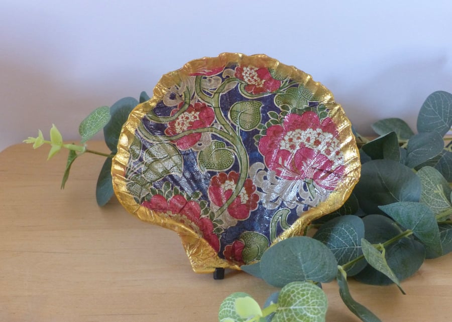 Scallop Shell Trinket Dish